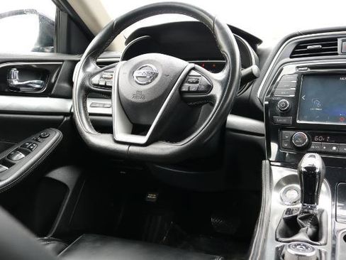 Used 2017 Nissan Maxima 3.5 SV image 18