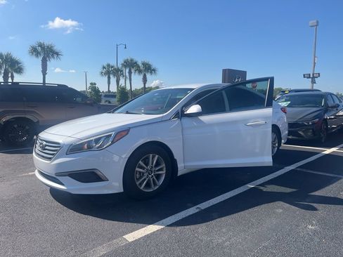 Used 2016 Hyundai Sonata SE FWD image 1