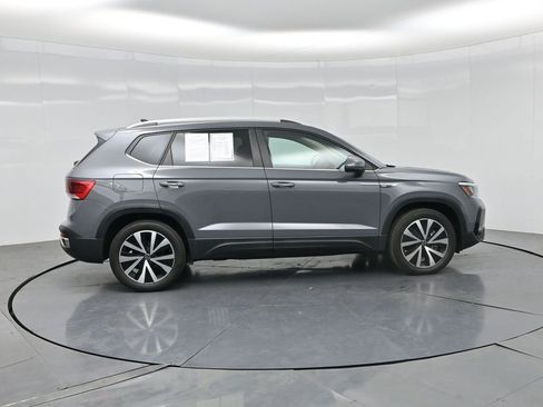 Used 2023 Volkswagen Taos SE w/ Panoramic Sunroof Package AWD/4WD image 26