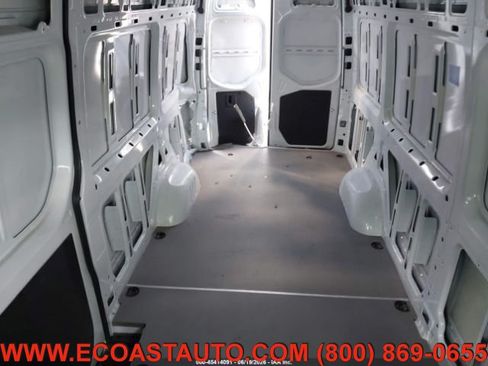 Used 2025 Mercedes-Benz Sprinter 2500 image 14