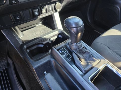 Used 2015 Toyota Tacoma 4x4 Double Cab w/ TRD Sport Package image 18