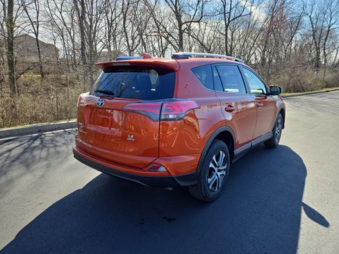 Used 2016 Toyota RAV4 LE image 3
