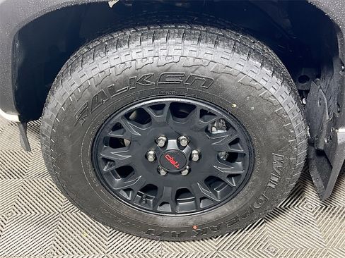 Certified 2025 Toyota 4Runner TRD Off-Road image 24