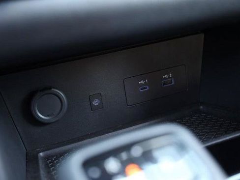 Certified 2025 Nissan Pathfinder Platinum FWD image 17