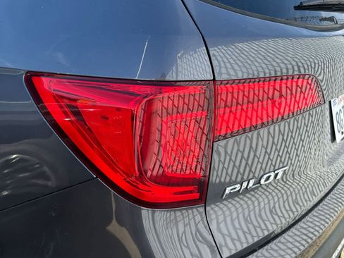 Used 2018 Honda Pilot Touring image 20