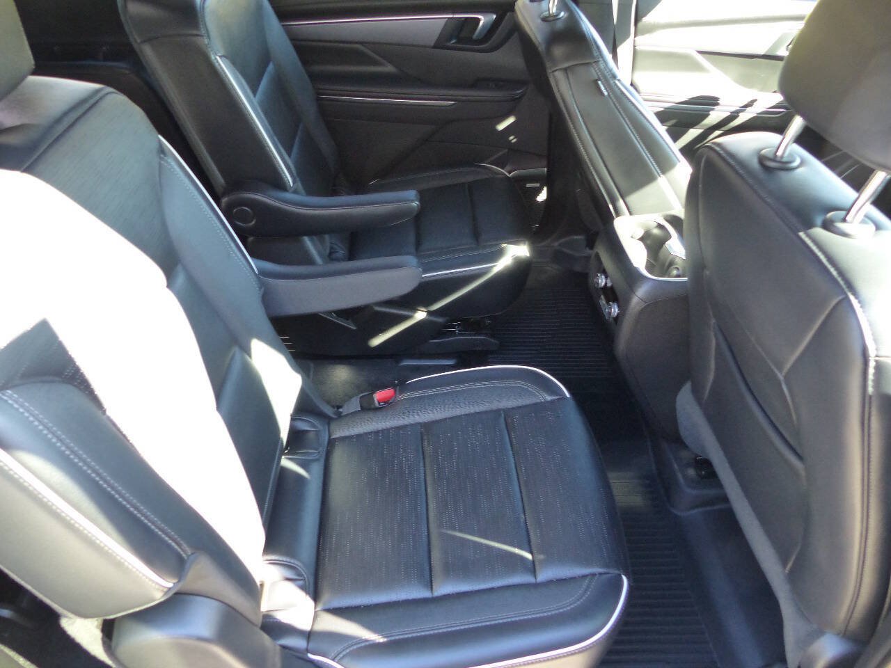 Used 2025 Buick Enclave Sport Touring AWD/4WD image 25