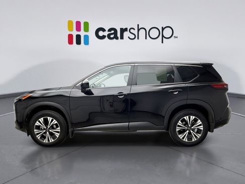 Used 2023 Nissan Rogue SV image 2