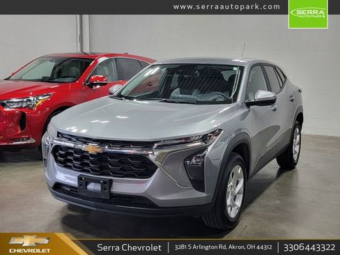 Certified 2025 Chevrolet Trax LS w/ LS Convenience Package FWD image 1