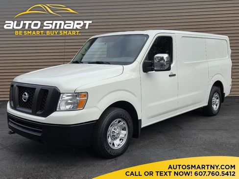 Used 2020 Nissan NV 3500 SV image 1