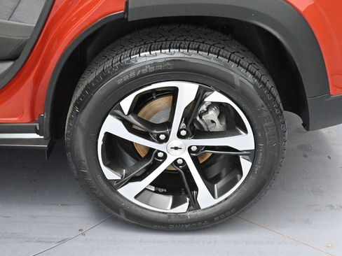 Used 2024 Chevrolet Trax RS w/ Driver Confidence Package FWD image 29