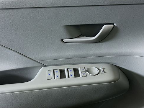 Used 2024 Hyundai Kona SEL FWD image 15