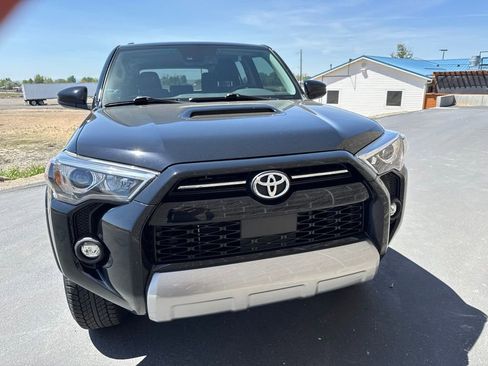 Used 2024 Toyota 4Runner TRD Off-Road AWD/4WD image 3