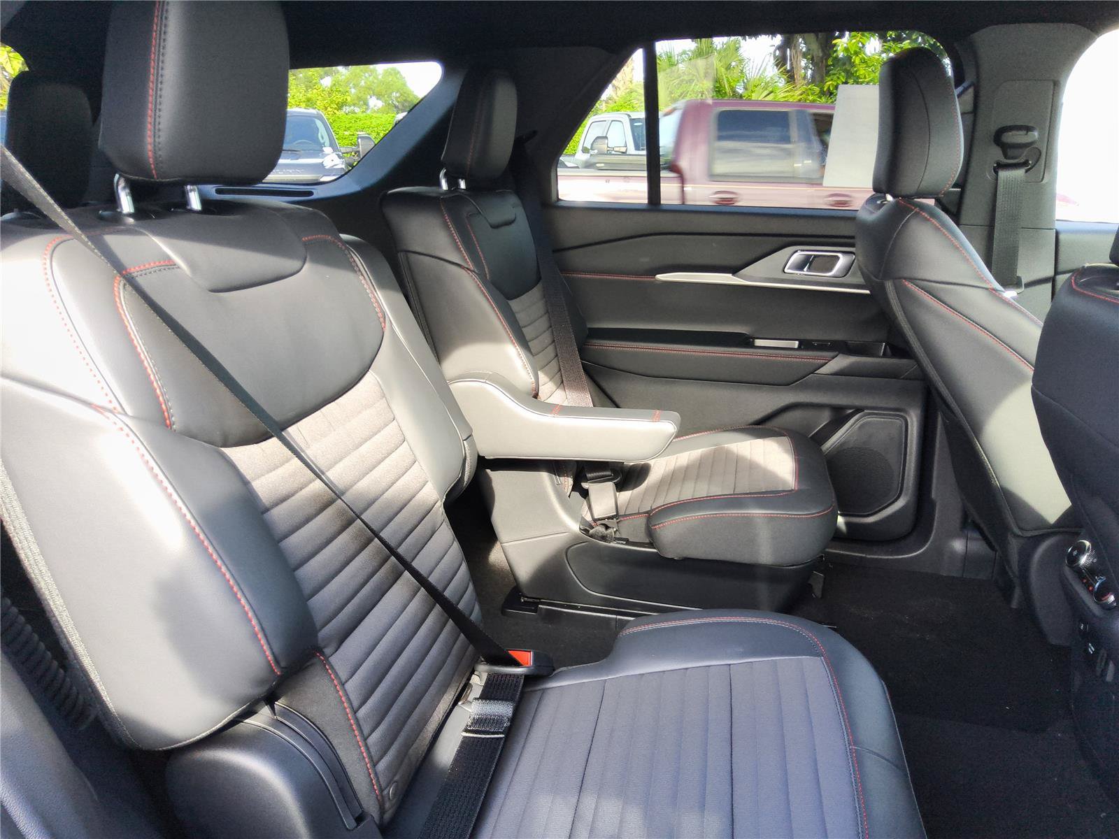 New 2027 Ford Explorer ST-Line w/ Premium Package RWD image 30