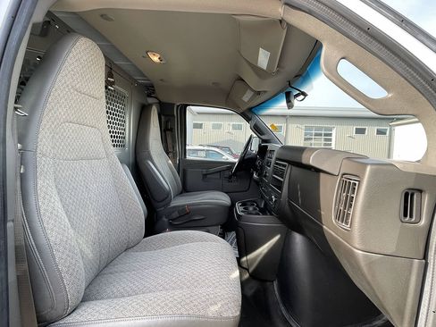 Used 2021 Chevrolet Express 2500 w/ Driver Convenience Package image 21