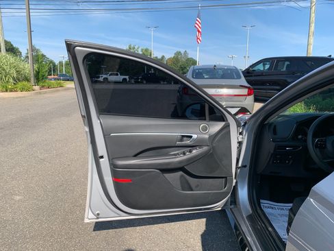 Used 2023 Hyundai Sonata SEL FWD image 11
