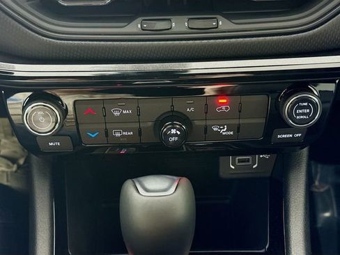 New 2026 Jeep Compass Latitude AWD/4WD image 15