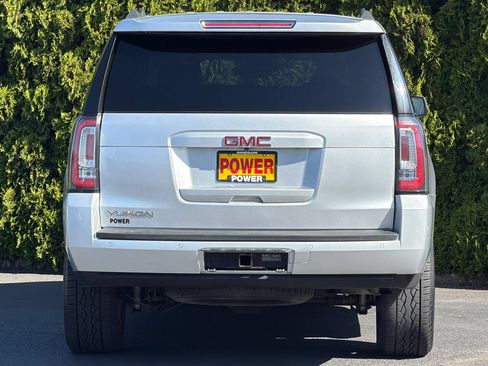 Used 2017 GMC Yukon SLT AWD/4WD image 5