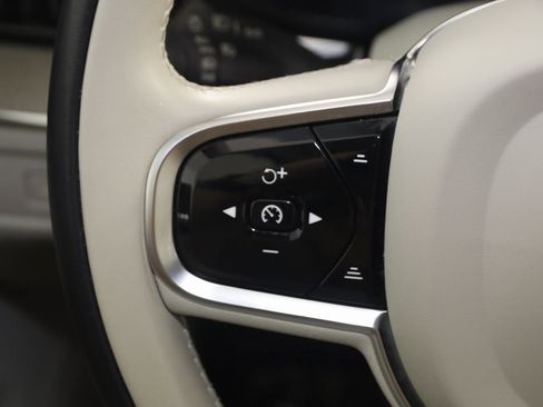 Used 2023 Volvo XC60 B5 Plus w/ Climate Package image 34