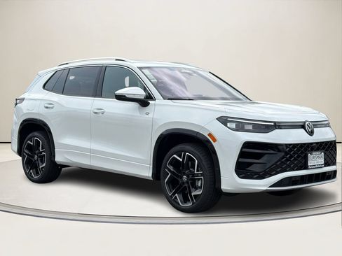New 2026 Volkswagen Tiguan SEL R-Line AWD/4WD image 1