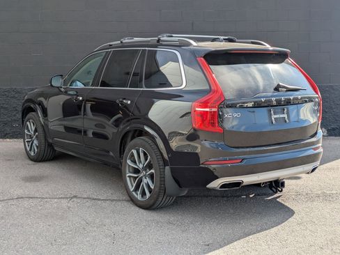 Used 2017 Volvo XC90 T6 Momentum image 7