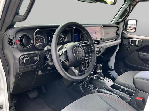 Used 2026 Jeep Gladiator Rubicon AWD/4WD image 16