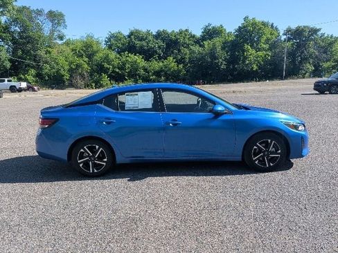 Used 2025 Nissan Sentra SV FWD image 6
