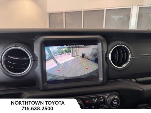 Used 2023 Jeep Wrangler Unlimited Sahara w/ Cold Weather Group AWD/4WD image 10