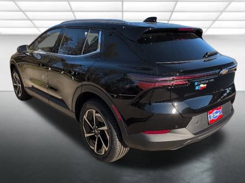 New 2026 Chevrolet Equinox EV LT image 2