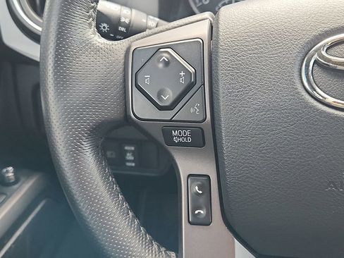 Used 2020 Toyota Tacoma TRD Off-Road image 36