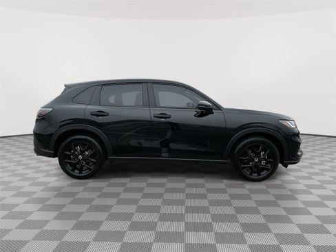 Certified 2025 Honda HR-V Sport image 5