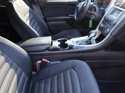 Used 2015 Ford Fusion SE image 28