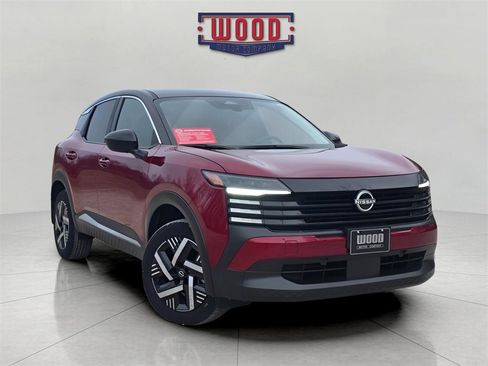 Used 2025 Nissan Kicks SV w/ Illumination Package image 1