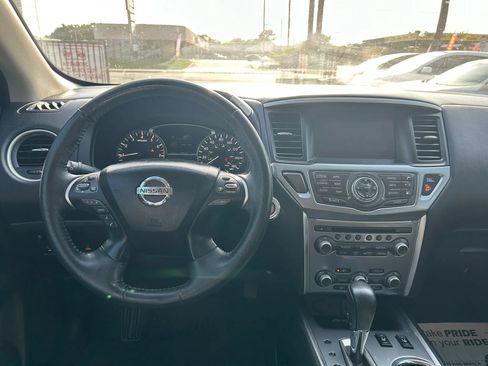 Used 2020 Nissan Pathfinder SL FWD image 22