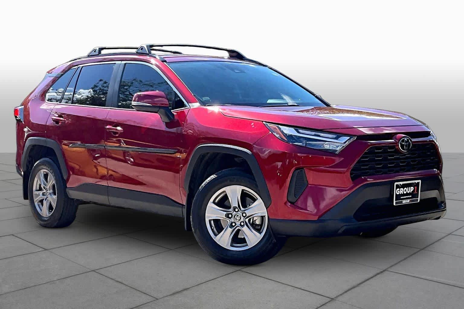 Used 2025 Toyota RAV4 XLE FWD image 2