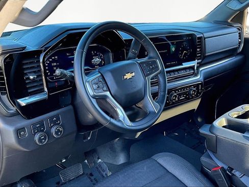 Used 2023 Chevrolet Silverado 1500 LT image 12