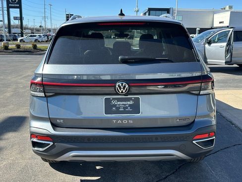 New 2025 Volkswagen Taos SE image 3