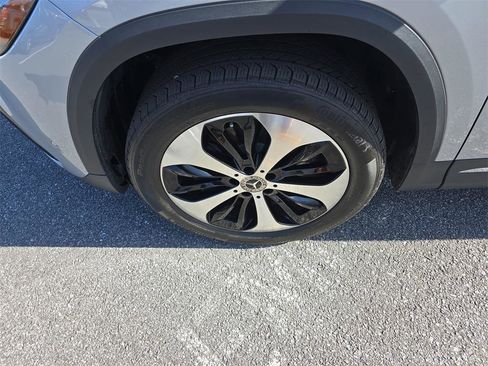 Used 2025 Mercedes-Benz GLA 250 4MATIC image 10