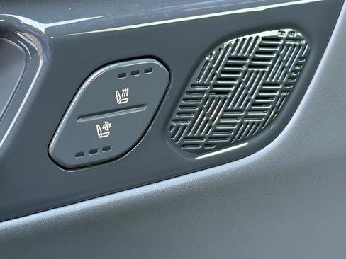 Used 2026 Kia EV9 Land image 11