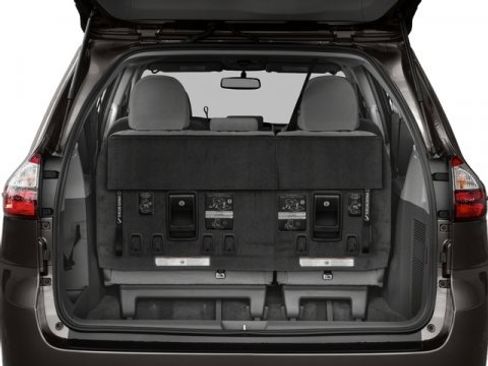 Used 2017 Toyota Sienna LE image 15
