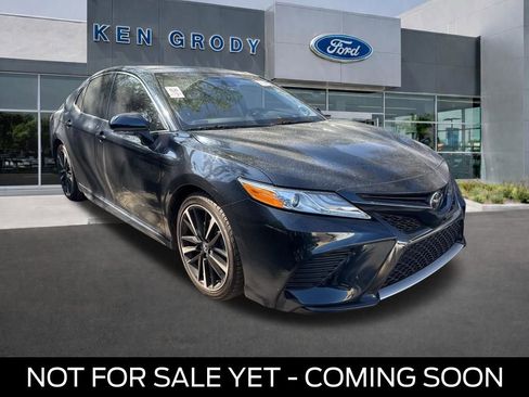 Used 2020 Toyota Camry XSE image 1