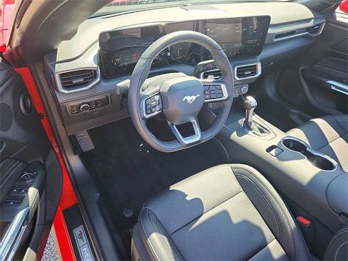Used 2025 Ford Mustang GT Premium image 7