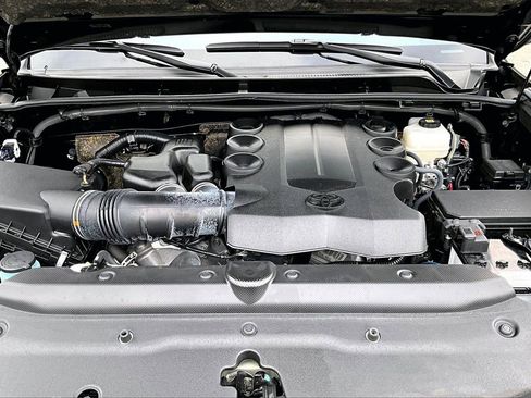 Used 2024 Toyota 4Runner TRD Off-Road image 36