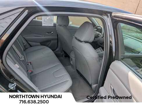 Used 2025 Hyundai Elantra Sport FWD image 32
