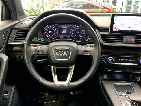 Used 2019 Audi Q5 2.0T Premium Plus w/ Premium Plus Package AWD/4WD image 6