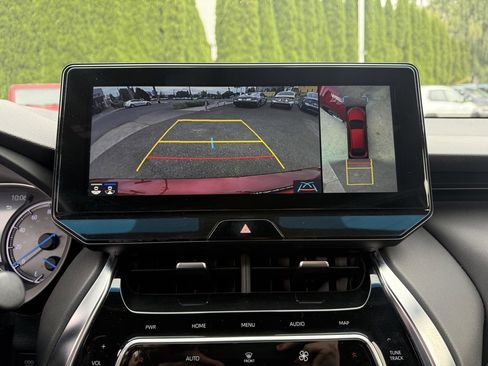 Used 2021 Toyota Venza Limited image 15