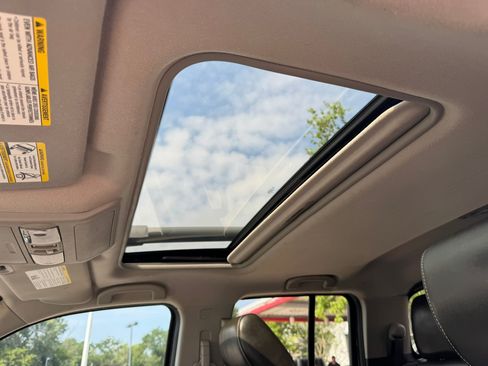 Used 2017 Nissan Frontier PRO-4X w/ Pro-4x Luxury Package AWD/4WD image 22