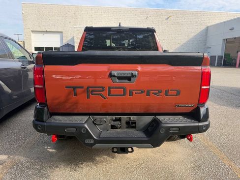 Used 2024 Toyota Tacoma TRD Pro AWD/4WD image 5