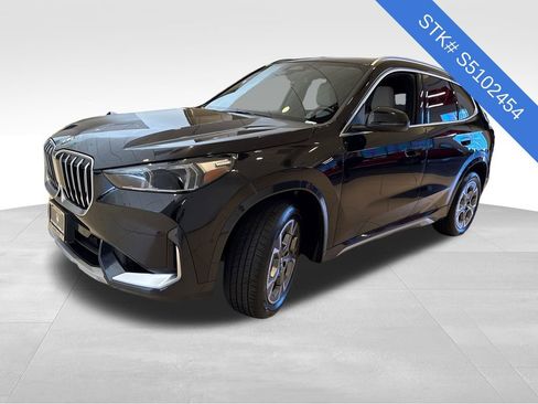 Used 2025 BMW X1 xDrive28i image 3