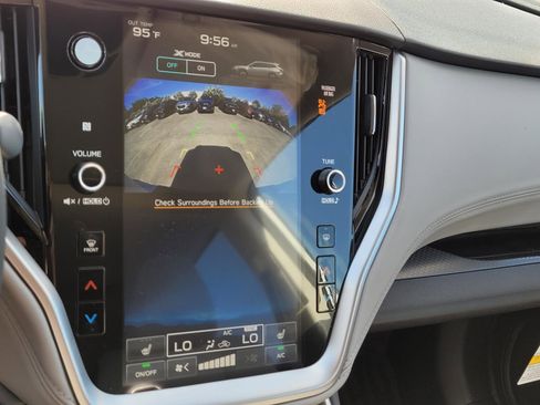 Used 2025 Subaru Outback Premium image 9