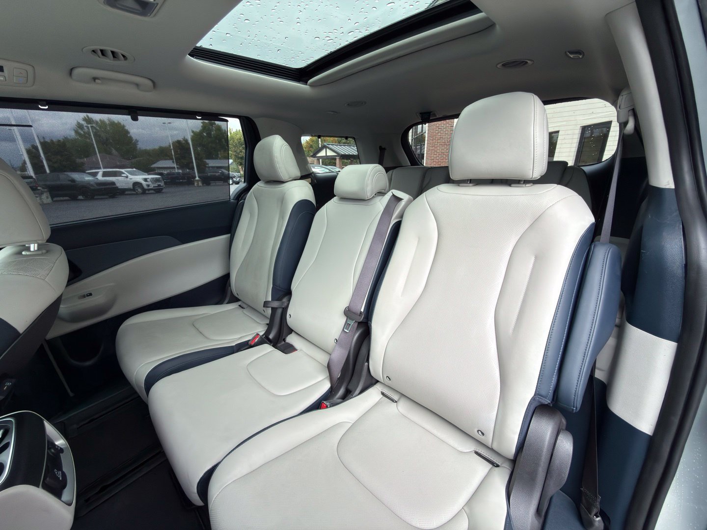 Used 2026 Kia Carnival SX FWD image 26